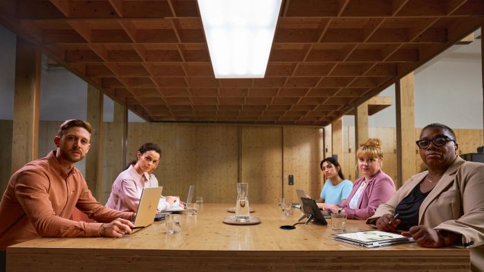 Ноутбук HP EliteBook 860-G11 16" WUXGA IPS AG, Intel U7-155U, 64GB, F2TB, UMA, LTE, DOS, сріблястий