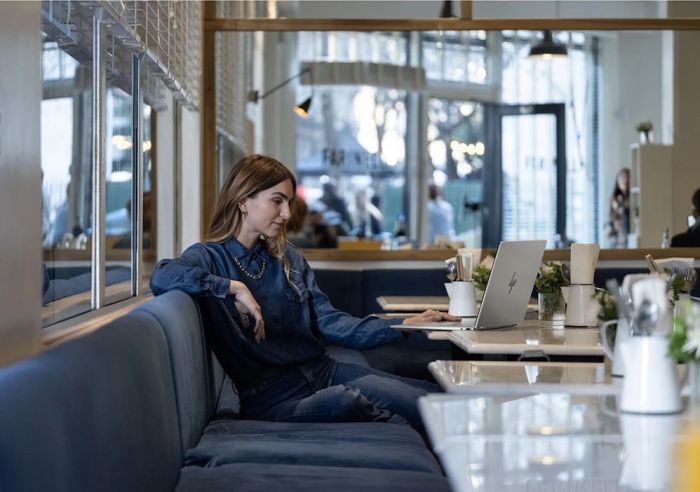 HP Notebook OmniBook X Flip x360 16-as0007ua 16" WUXGA IPS Touch, Intel U5-226V, 16GB, F512GB, UMA, Win11, silver