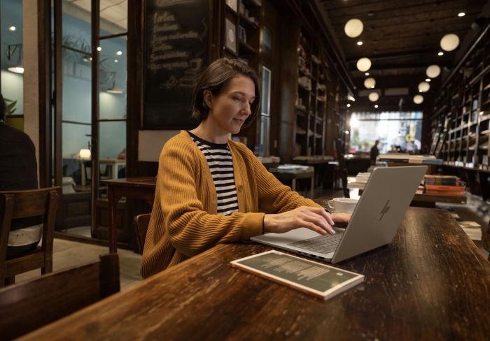 HP Notebook OmniBook 7 14-fs0001ua 14" WUXGA IPS AG, Intel 5-220H, 24GB, F1TB, UMA, Win11, сріблястий