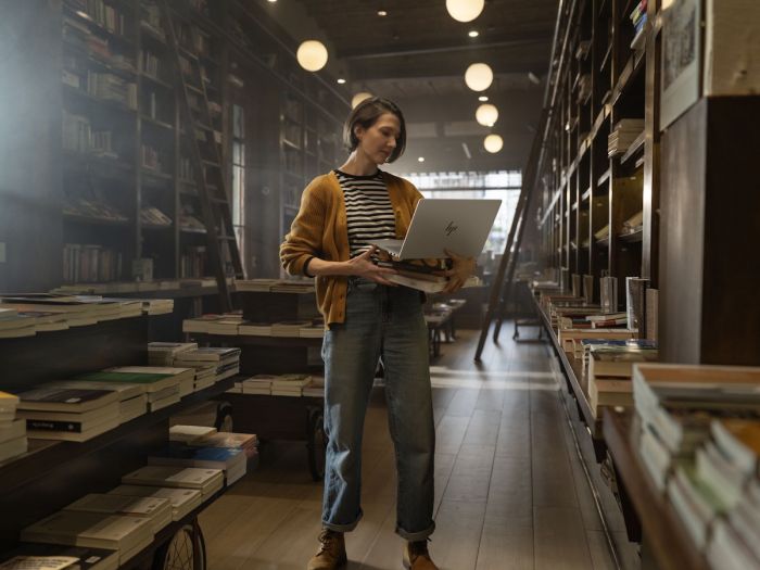 HP Notebook OmniBook 7 14-fs0001ua 14" WUXGA IPS AG, Intel 5-220H, 24GB, F1TB, UMA, Win11, сріблястий